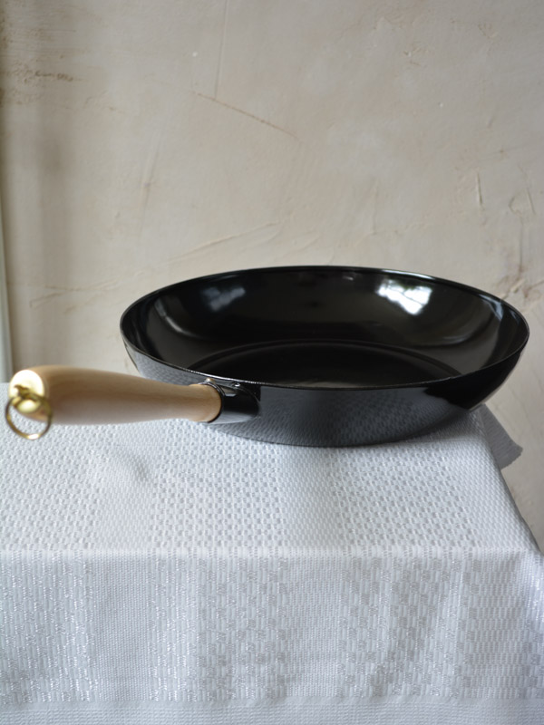 frying pan black 24 cm, bottom 17,5 cm (0564-22)